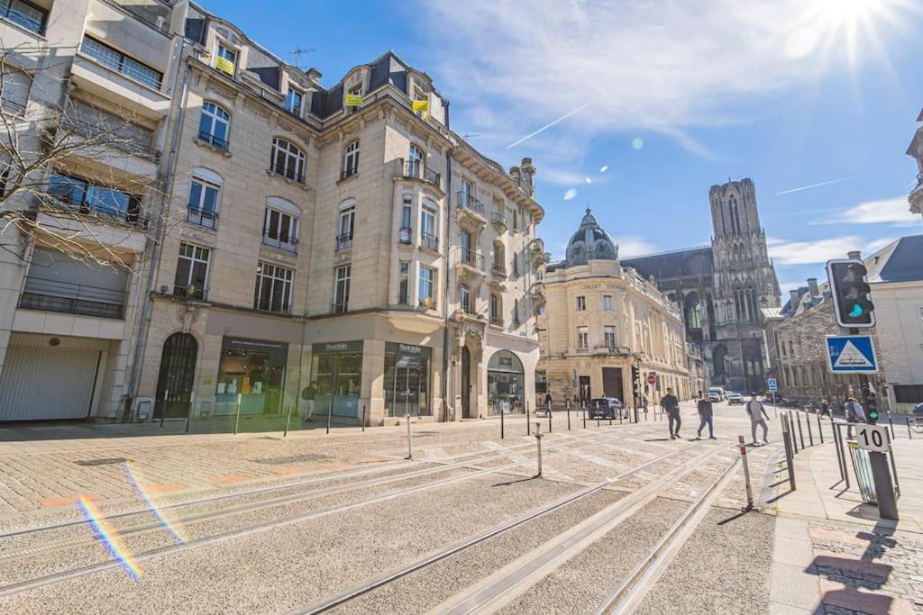 Appartement Le Luxe Au Pied De La Cathedrale Cours Langlet Reims